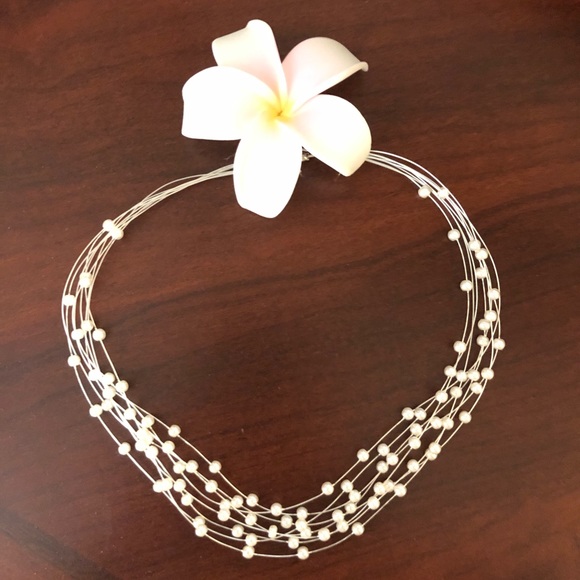 Beautiful Faux Pearls Necklace - Picture 7 of 7